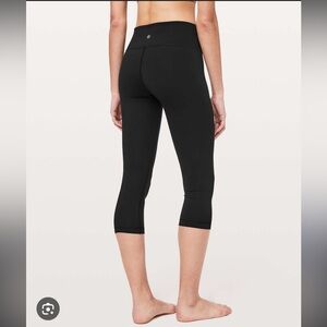 Lululemon wunder under black crop legging size 8